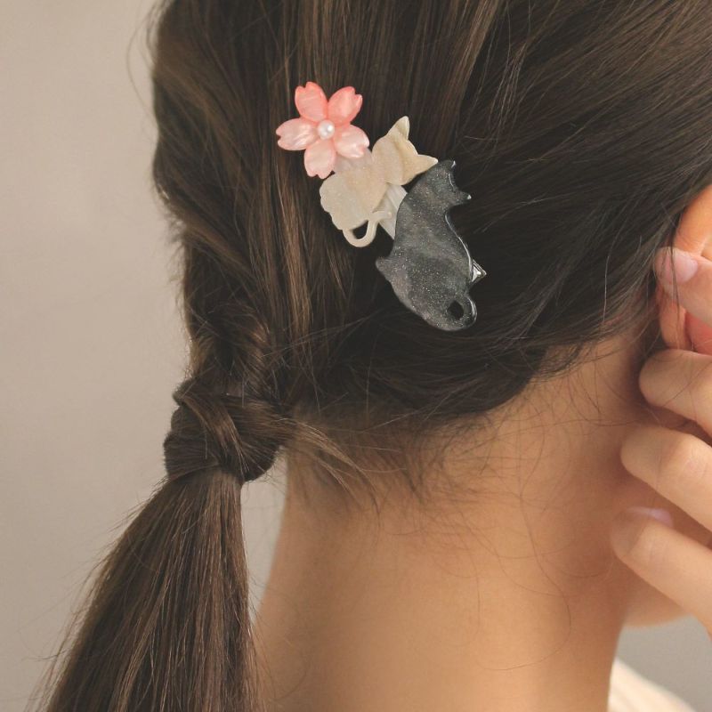 ヘアクリップ 桜 黒猫 白猫 クリップ