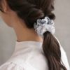 シュシュ サテン ストライプテクスチャー 2個セット ヘアゴム ヘアポニー