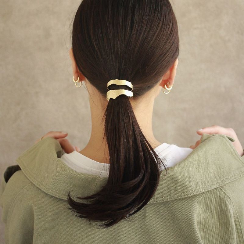 ヘアカフ 経年変化 BRASS しんちゅう ツチメ テクスチャー プレート ダブル ウェーブ ニッケルフリー ケース入り |  OSEWAYAオンラインストア｜お世話や公式アクセサリー通販サイト